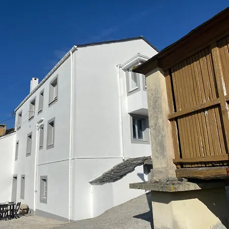 A Casa De Paco. O Barqueiro. Porto do Barqueiro