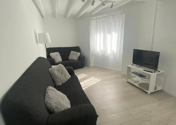 A Casa De Paco. O Barqueiro. Porto do Barqueiro